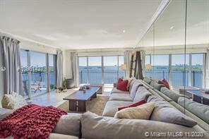 Foto principal - 770 NE 69th St