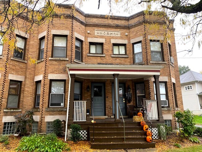 Building Photo - 7813 Franklin Blvd