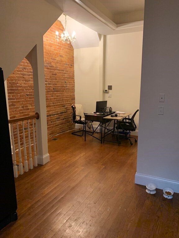 Foto del edificio - 1027 Tremont St
