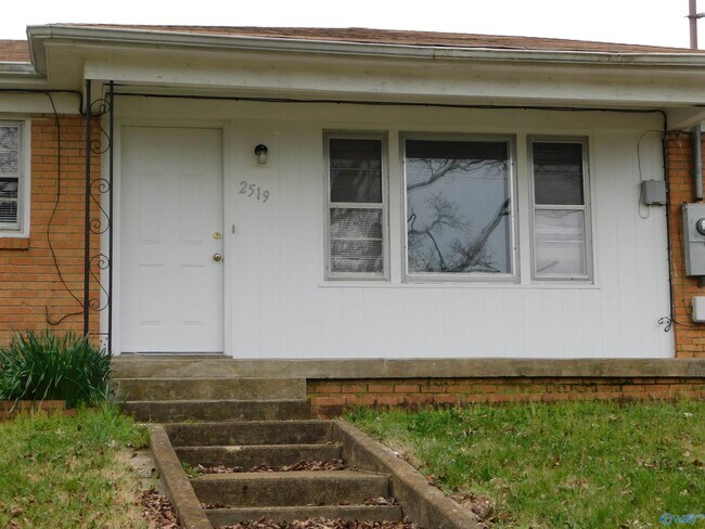 Foto del edificio - 2519 Birchfield St NW