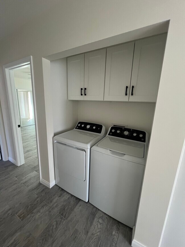 Laundry Room - 9842 Etiwanda Ave