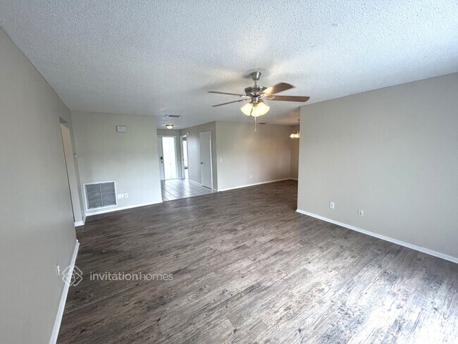 Building Photo - 6076 Morningdale Ave