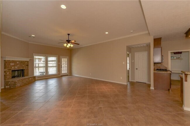 Foto del edificio - 1011 Emerald Dove Ave