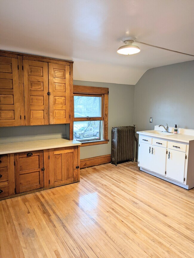 Kitchen - 2742 16th Ave S