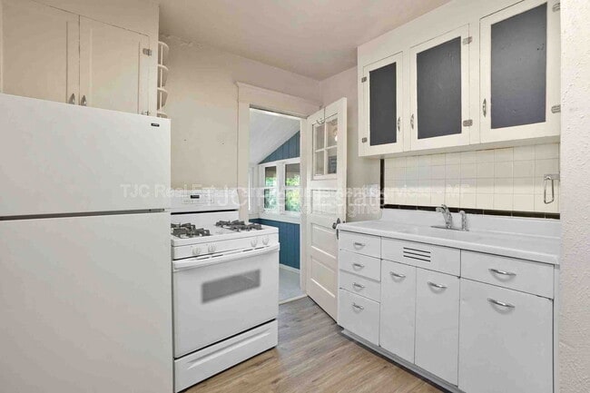 Building Photo - 470 S Lincoln St