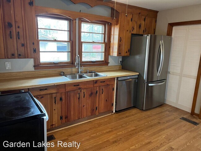 Building Photo - 3 br, 1 bath House - 407 Elliott Drive