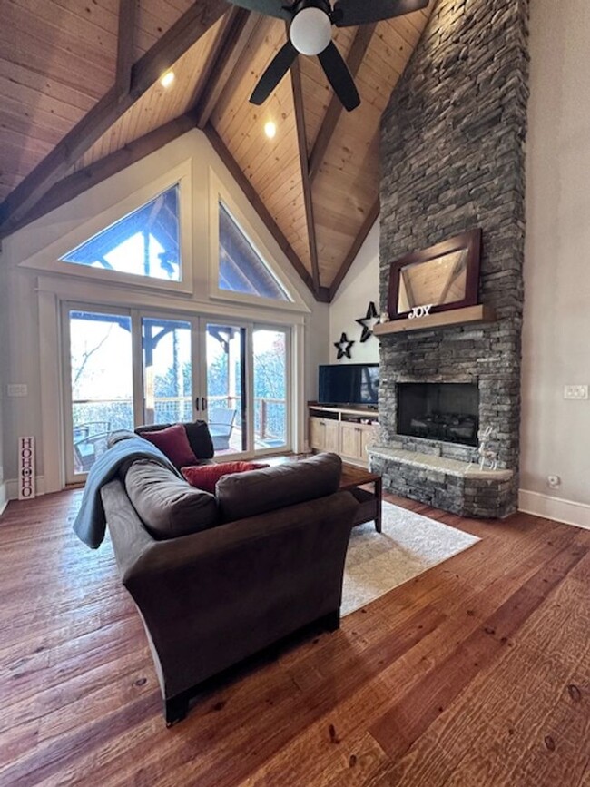 Building Photo - Beautiful Mountain Home in Blue Ridge Moun...