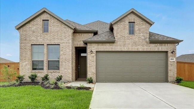 Building Photo - 810 Whispering Winds Dr