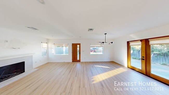 Building Photo - 5362 Templeton St Los Angeles, CA 90032