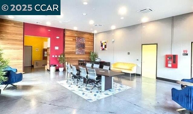 Foto del edificio - 42111 Osgood Rd