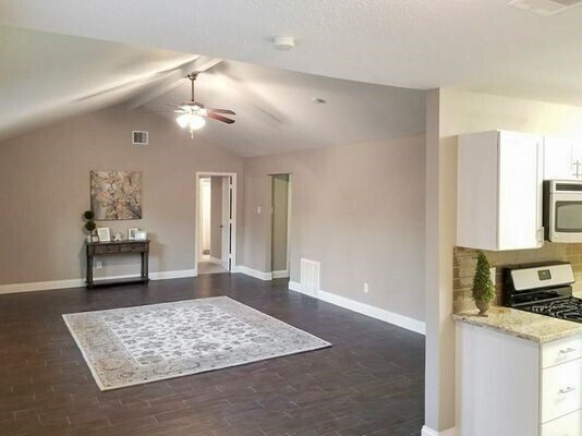 Foto del edificio - 3622 Valerie Ln