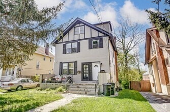 Building Photo - 3627 Zinsle Ave