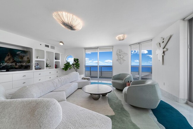 Foto del edificio - 5801 Collins Ave