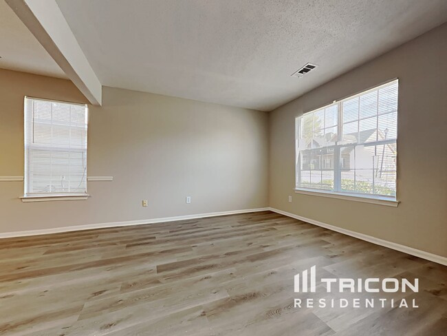 Foto del edificio - 4315 Bridle Point Pkwy