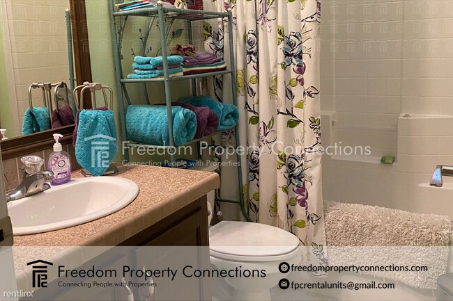 Foto del edificio - Room for Rent, 1 bath House - 760 Lomita B...