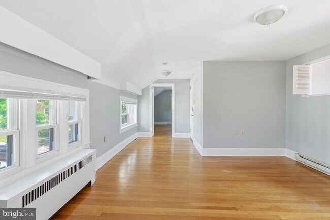 Foto del edificio - 142 N Washington St
