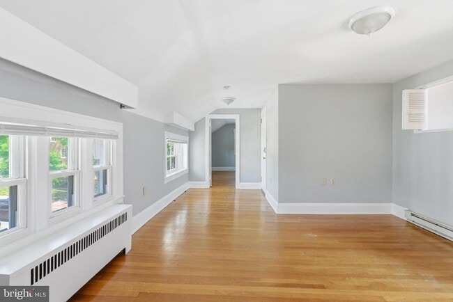 Building Photo - 142 N Washington St