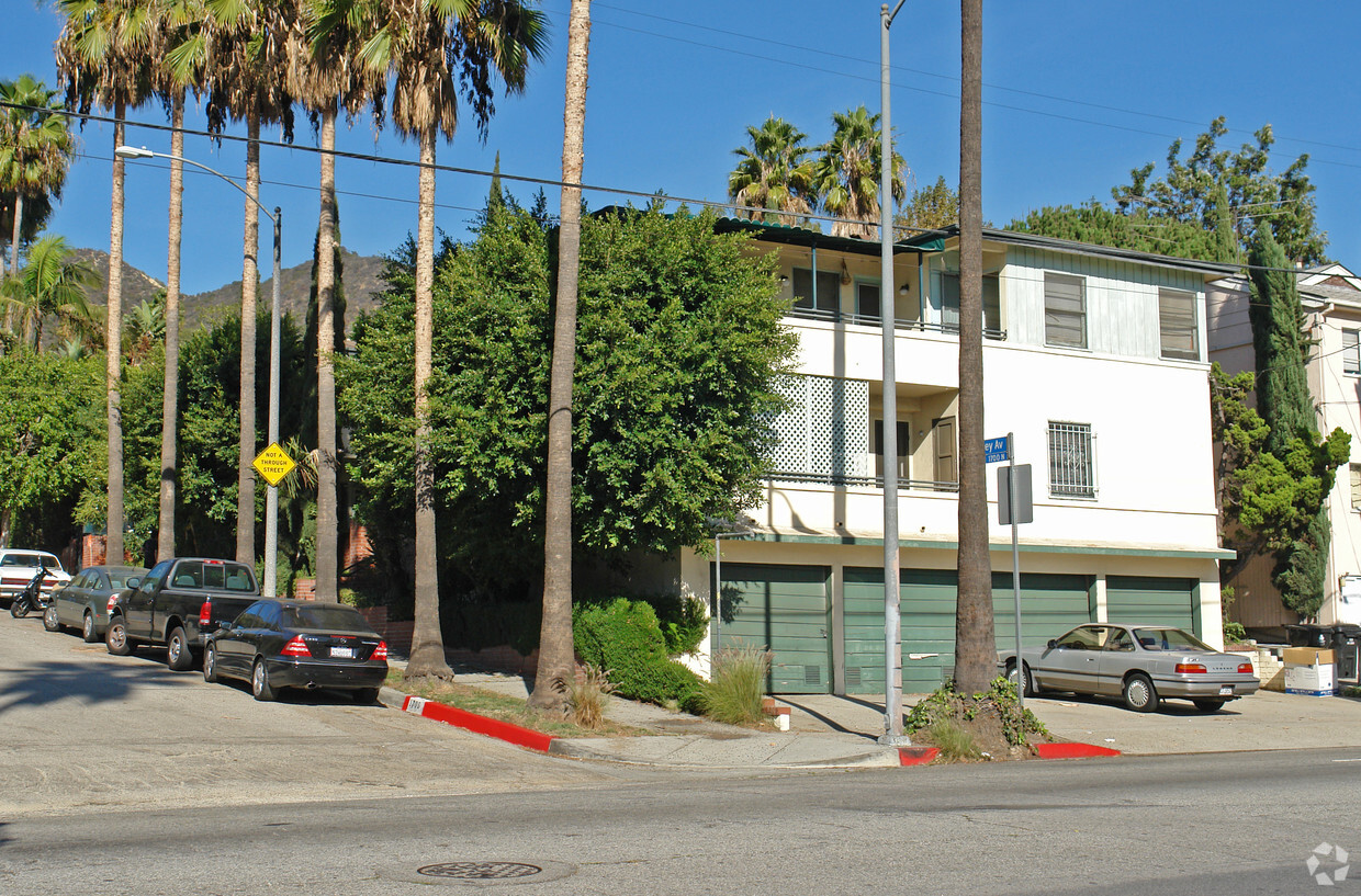 Primary Photo - 1706 N Stanley Ave