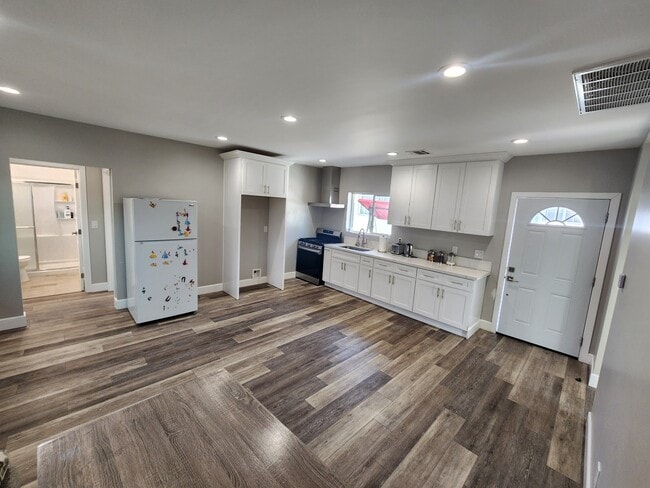 Building Photo - 9309 Dorrington Pl