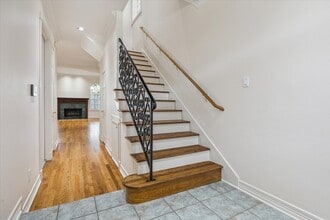 Building Photo - 5308 Hidalgo St