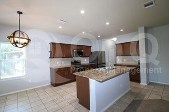 Building Photo - 1115 Quartz Trl
