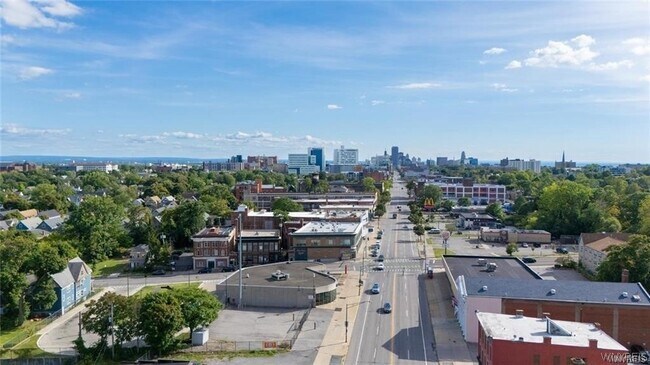 Foto del edificio - 30 Glenwood Ave