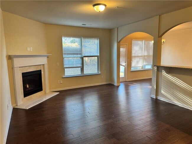 Foto del edificio - 3405 Castleberry Village Cir