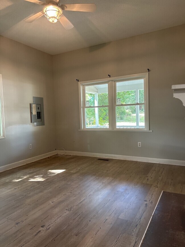 Building Photo - Cute 1 Bedroom in Belton