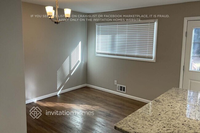 Foto del edificio - 2132 Rosewood Rd