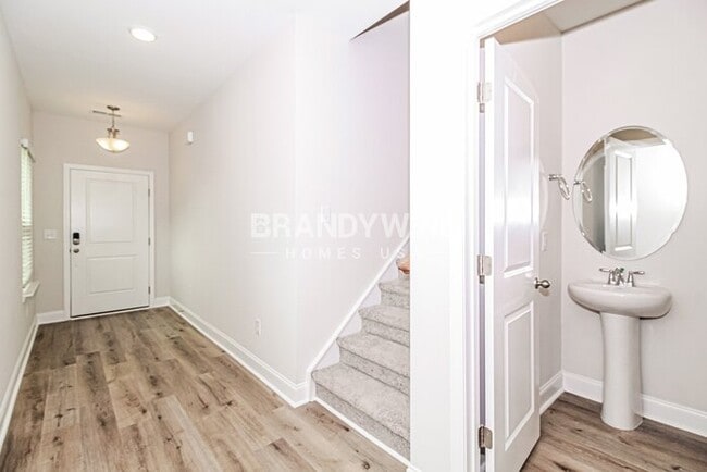 Foto del edificio - 1216 Wildflower Dr