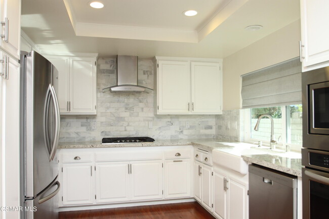 Building Photo - 542 Cosmos Ct