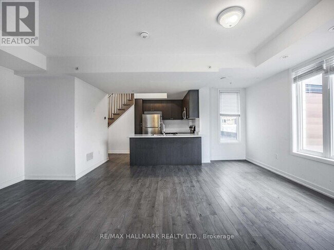 Building Photo - 1555 Kingston Rd