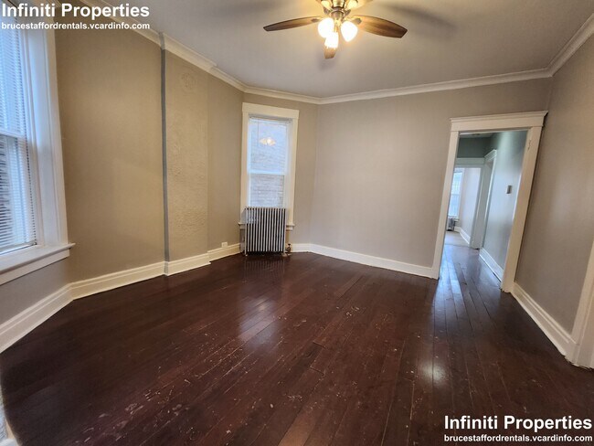 Foto del edificio - 1406 E 71st St