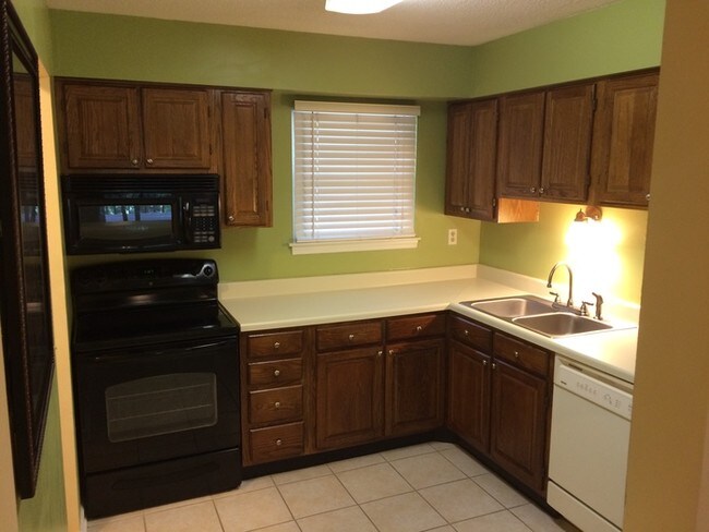 Foto del edificio - 124 Edgewater Ln