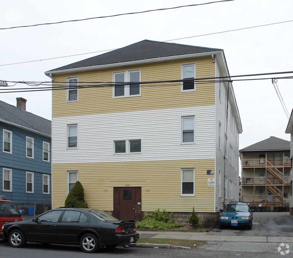 1200 Grattan St, Chicopee, MA 01013 Apartments in Chicopee, MA