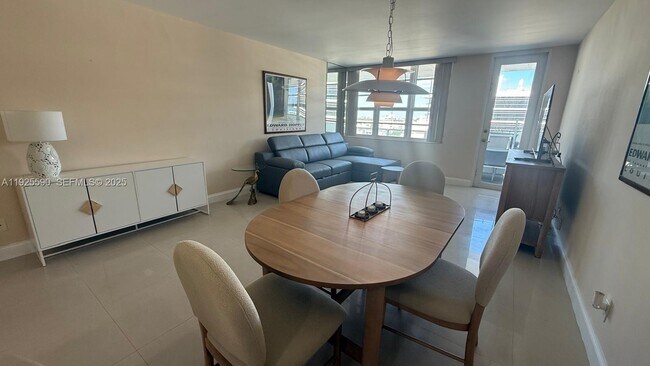 Foto del edificio - 100 Lincoln Rd