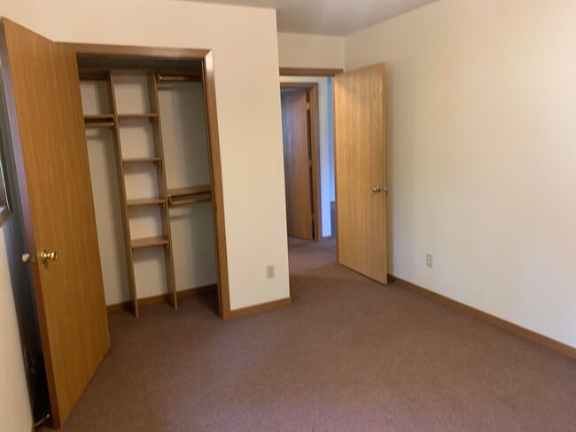 Building Photo - 722 Menomonie St