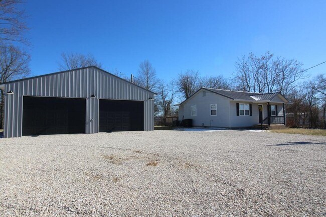Building Photo - 302 S Frisco St