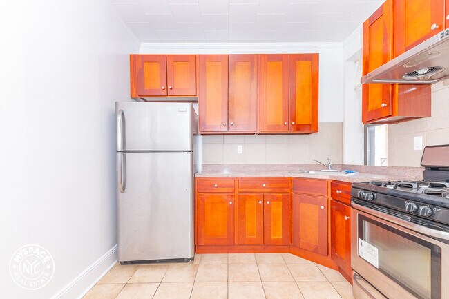 Foto del edificio - 784 Seneca Ave