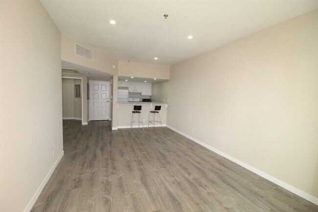 Foto del edificio - Remodeled Condo in Central Oxnard Gated Community!