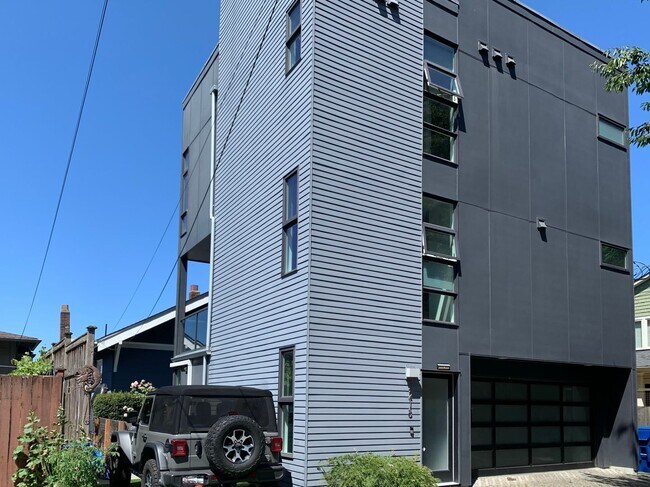 Foto del edificio - Queen Anne Home