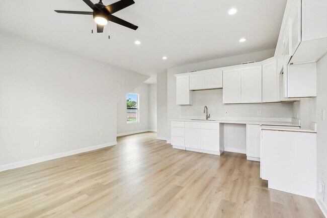 Foto del edificio - 3406 Jackson Ave