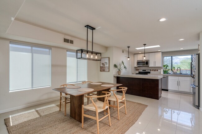 Building Photo - 4251 E Aquarius Dr