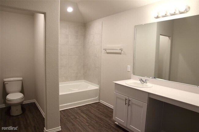 Building Photo - 4 br, 2.5 bath House - 21045 Wenze Lane
