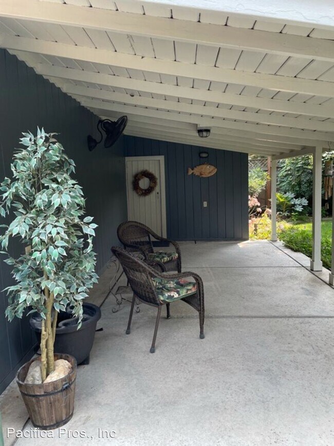 Building Photo - 2 br, 1 bath House - 1069 40th Street