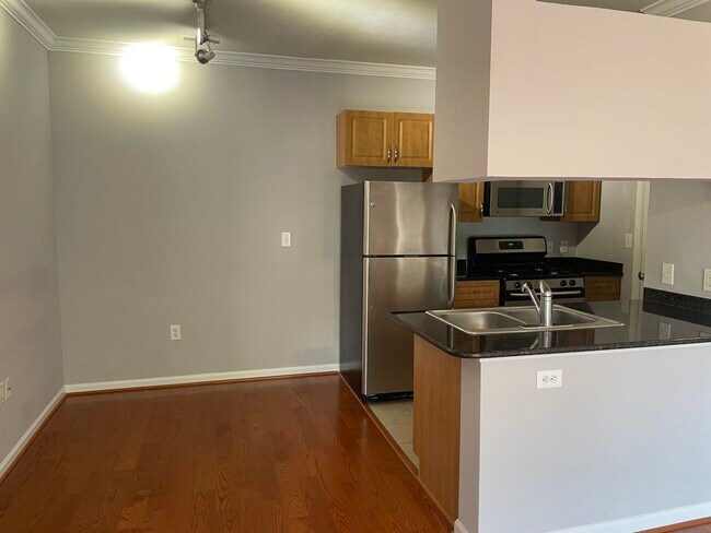 Foto del edificio - 12124 Garden Ridge Ln