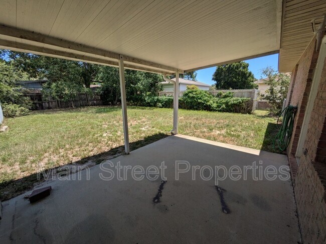 Foto del edificio - 3359 Green Briar Cir