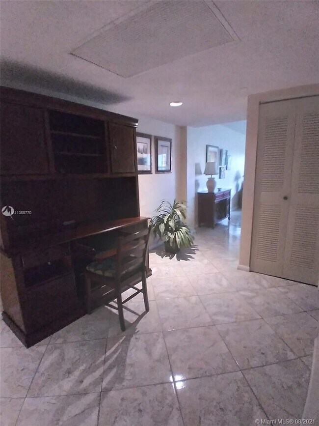 Foto del edificio - 601 SW 142nd Ave
