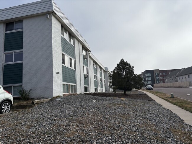 Building Photo - 3620 Verde Dr