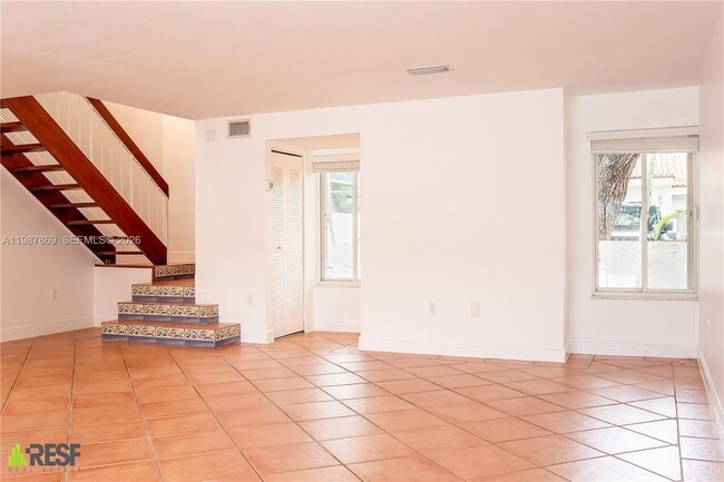 Building Photo - 7523 SW 109th Ave